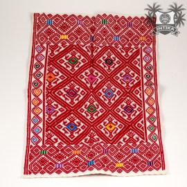 traditsionnaya-meksikanskaya-vyshivka-shtat-chiapas-krasnaya-1