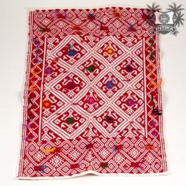 traditsionnaya-meksikanskaya-vyshivka-shtat-chiapas-krasnaya-2